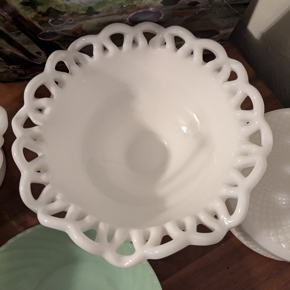 Vintage L E. Smith Milk Glass Footed Bowl Lace Trim